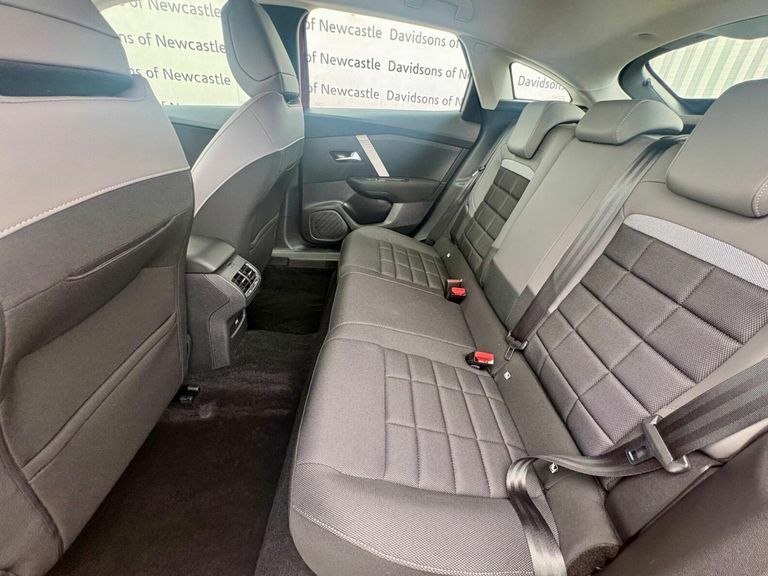 Citroen C4 1.2 Hybrid You E-dcs6 2025 White #9