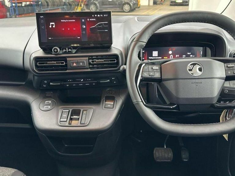 Vauxhall Combo-e Life 52Kwh Ultimate XL Mpv 11Kw Char Green #5