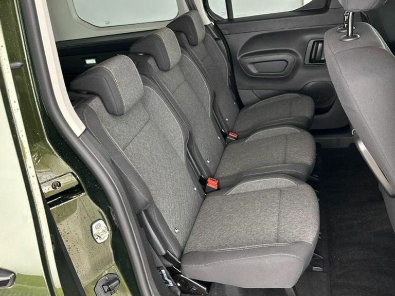 Vauxhall Combo-e Life 52Kwh Ultimate XL Mpv 11Kw Char Green #6