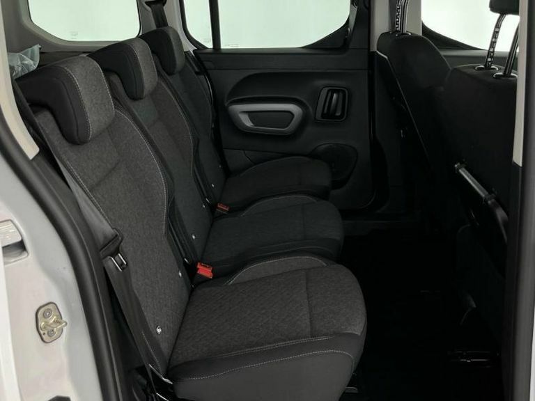 Vauxhall Combo-e Life 52Kwh Ultimate Mpv 11Kw Charger White #6
