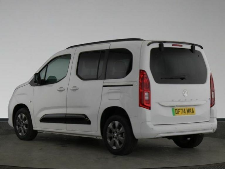 Vauxhall Combo-e Life 52Kwh Ultimate Mpv 11Kw Charger White #2