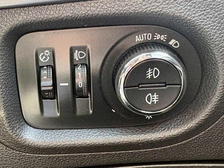 Vauxhall Astra 115Kw Ultimate 54Kwh Red #16