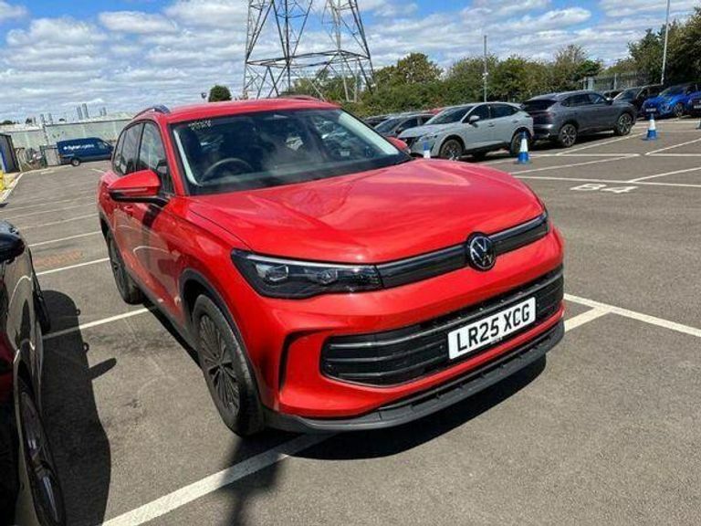 Volkswagen Tiguan 1.5 Etsi Mhev Match Suv Hybrid Dsg Euro Red