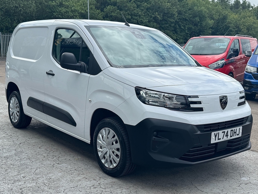 Peugeot Partner Bluehdi 1000 Professional Eat8 Swb 130Ps With Air White #3