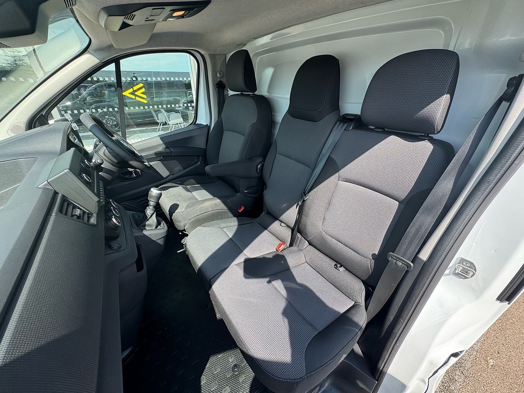 Nissan Primastar Dci 28 Acenta 110Ps With Air Con, Cruise Control White #6