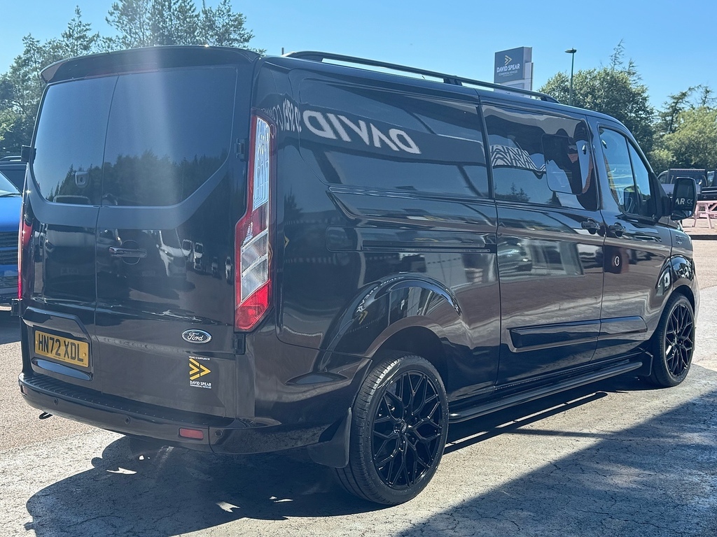 Ford Transit Custom 320 Lwb 130Ps Limited 6 Seat Kombi With Dscv Exclu Black