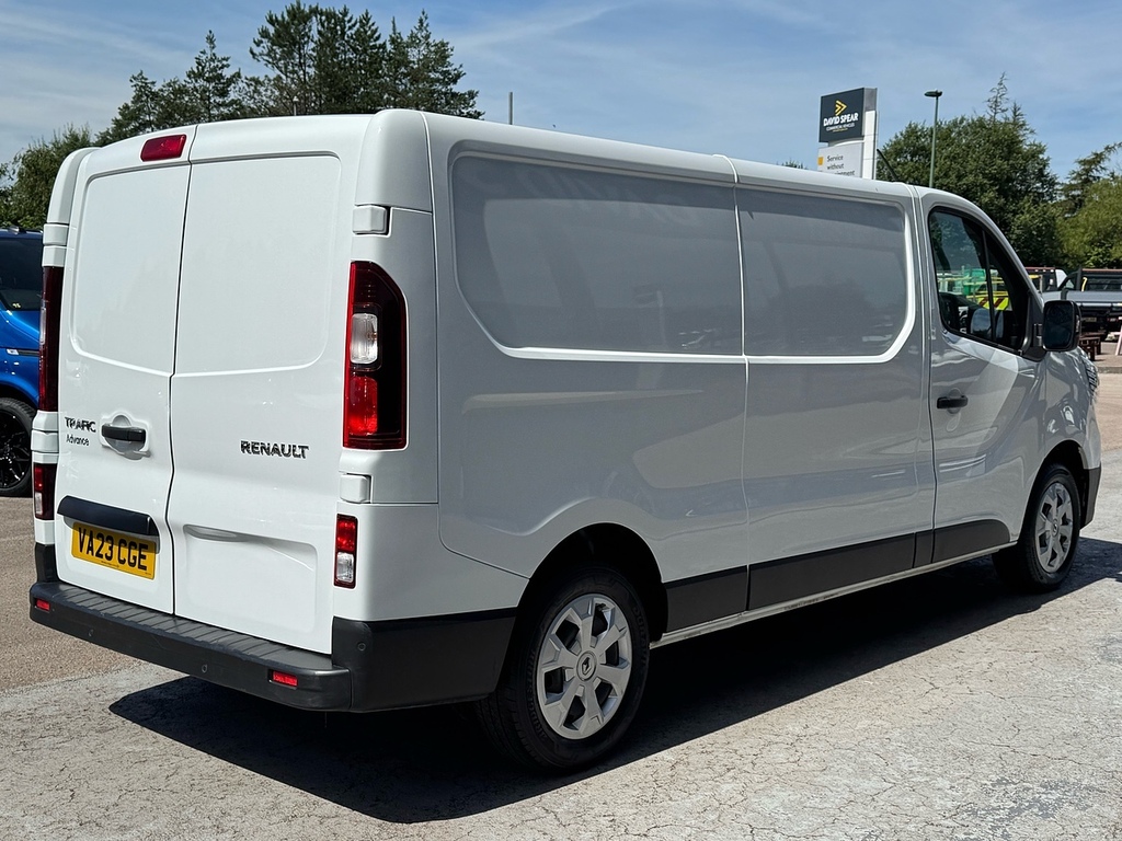 Renault Trafic Dci Blue Ll30 Advance L2 130Ps With Air Con, Rever White #2