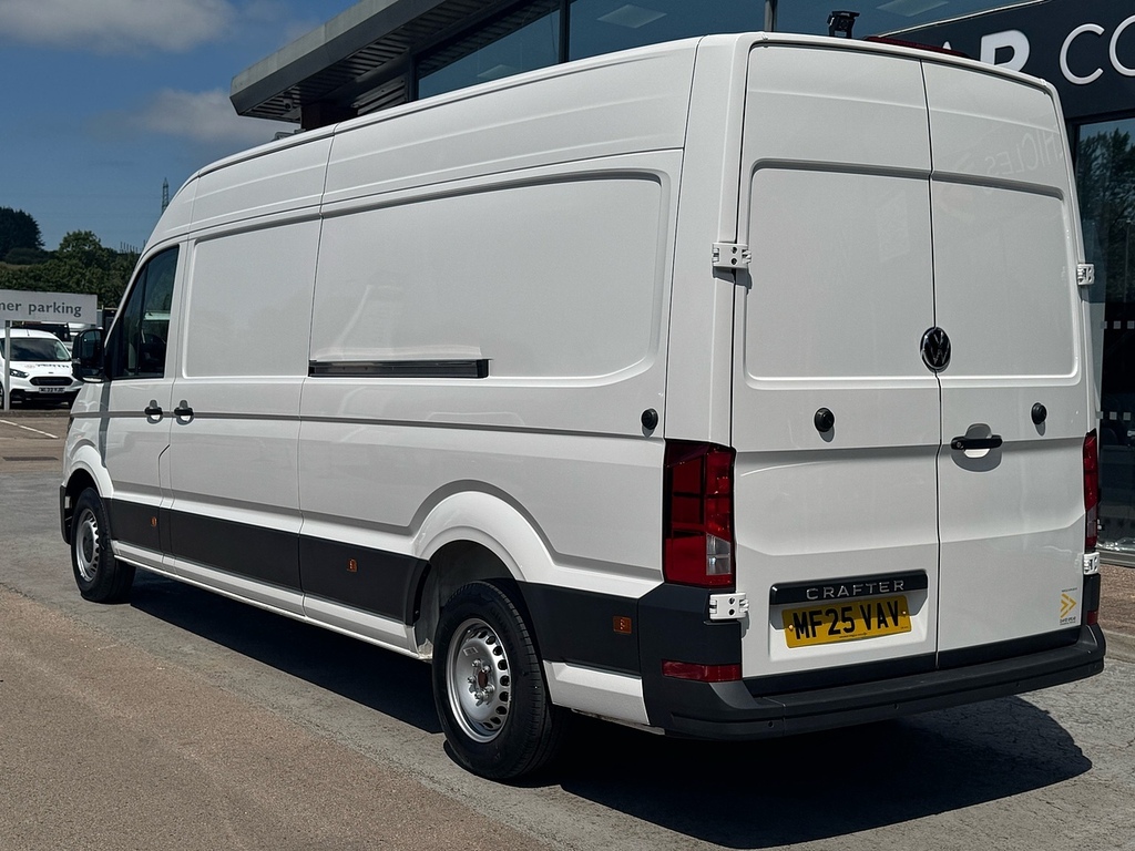 Volkswagen Crafter Tdi Cr35 Commerce Plus Lwb 140Ps With Parking Sens White #4