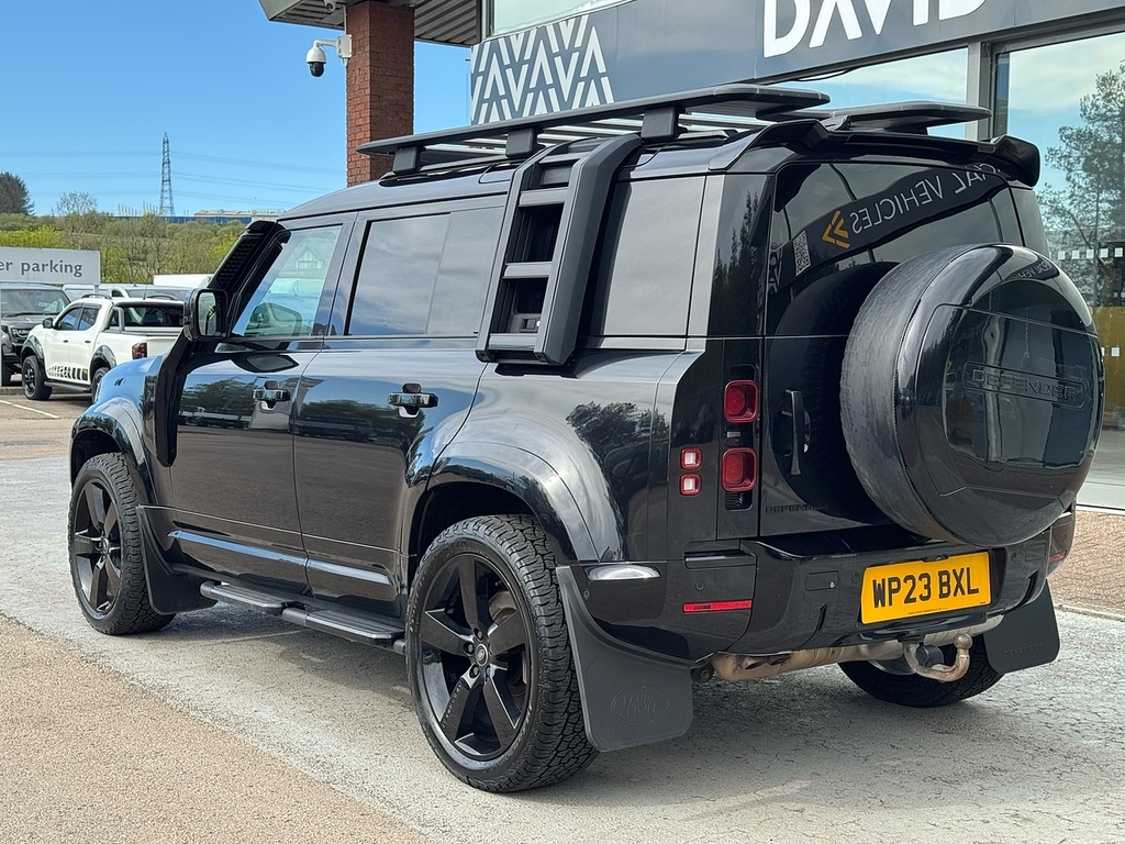 Land Rover Defender 110 D250 Mhev Hse 250Ps With Lots Of Extras Inc. 22 A Black #4