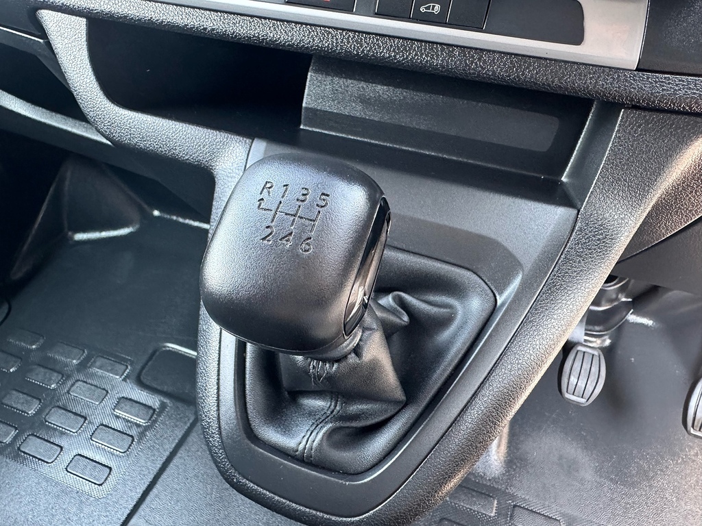 Vauxhall Vivaro Mpv Grey #18