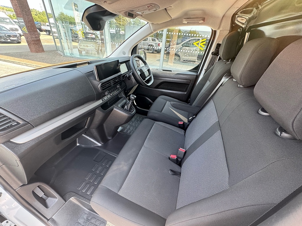 Vauxhall Vivaro Mpv Grey #17