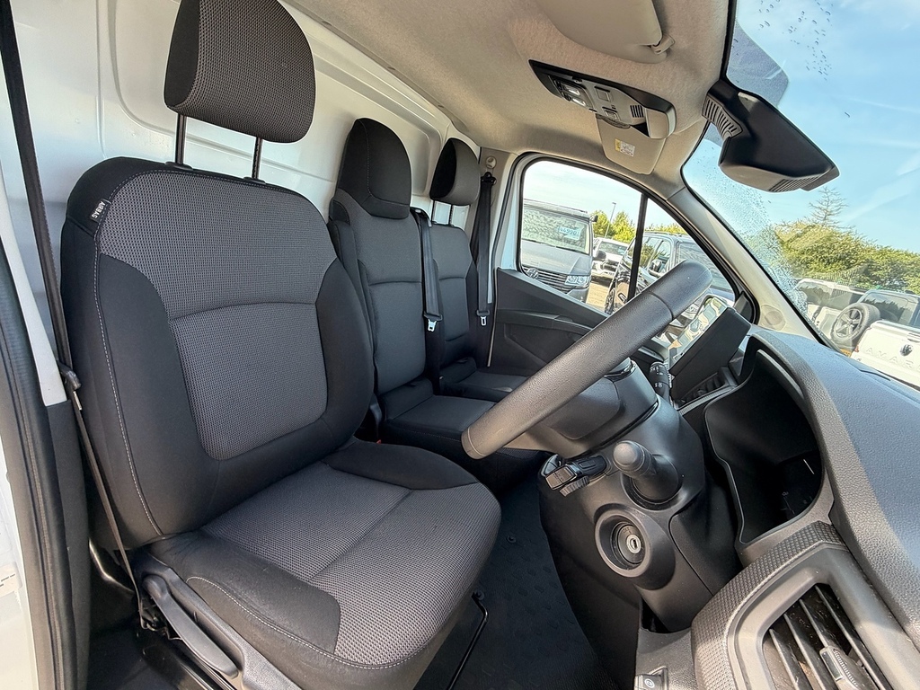 Renault Trafic Dci 130Ps Ll30 Advance L2 Lwb With Air Con Sat N White #5