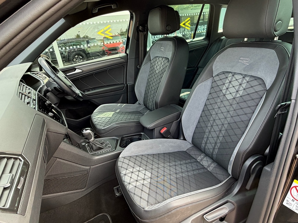 Volkswagen Tiguan Tsi R-line 150Ps Suv Dsg Euro 6 Wi Black #6