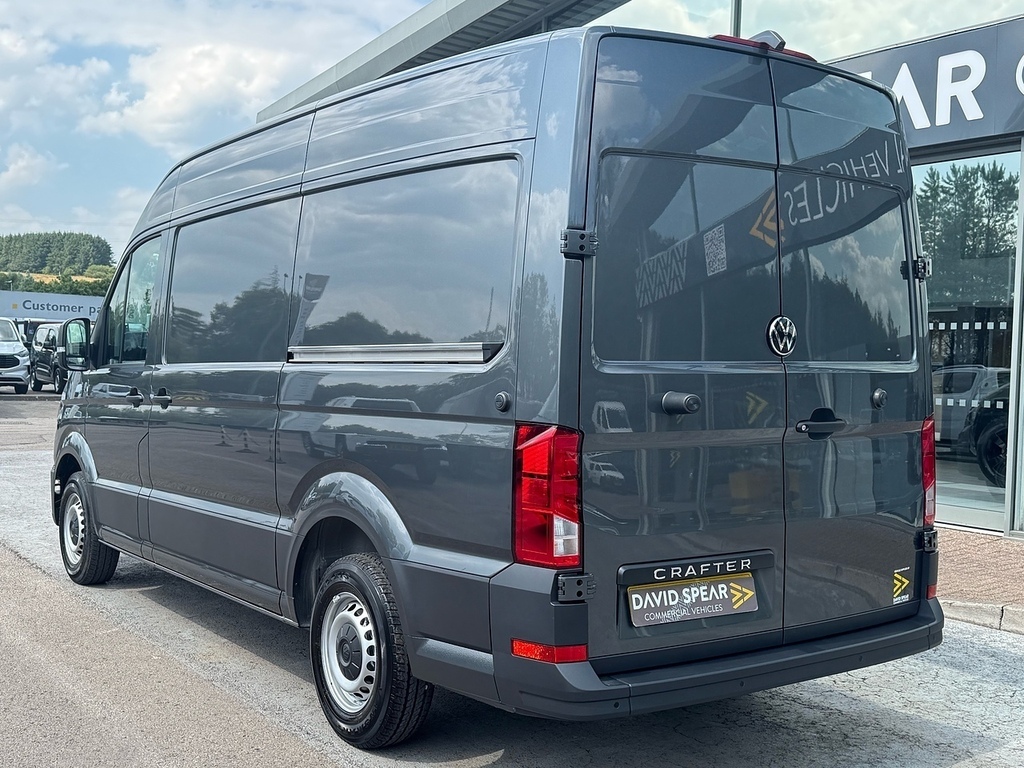 Volkswagen Crafter Tdi 140Ps Cr35 Commerce Plus Mwb With Air Con, Rev Grey #3