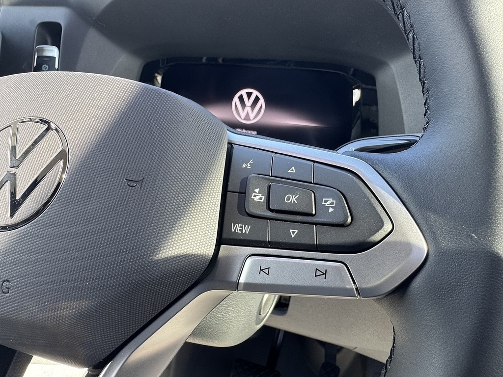 Volkswagen Crafter Tdi 140Ps Cr35 Commerce Plus Mwb With Air Con, Hea Black #5