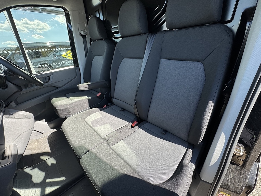 Volkswagen Crafter Tdi 140Ps Cr35 Commerce Plus Mwb With Air Con, Hea Black #2