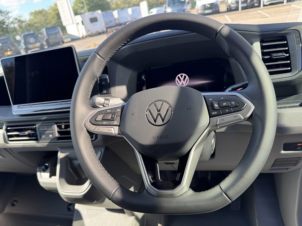 Volkswagen Crafter Cr35 Panel Van Commerce Mwb 140 Ps 2.0 Tdi 6Sp Man White #8