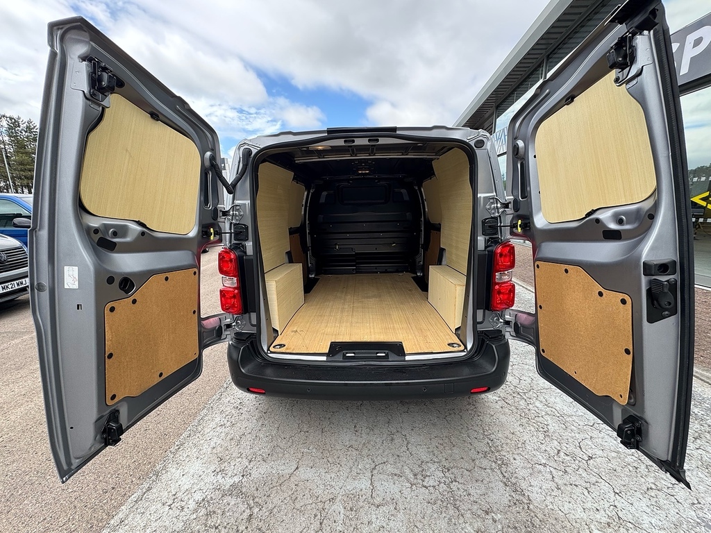 Peugeot Expert 2.0 Bluehdi 145 Professional Van Panel Van White #10
