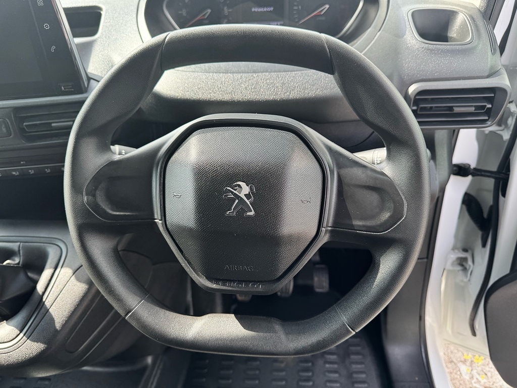 Peugeot Partner  White #20