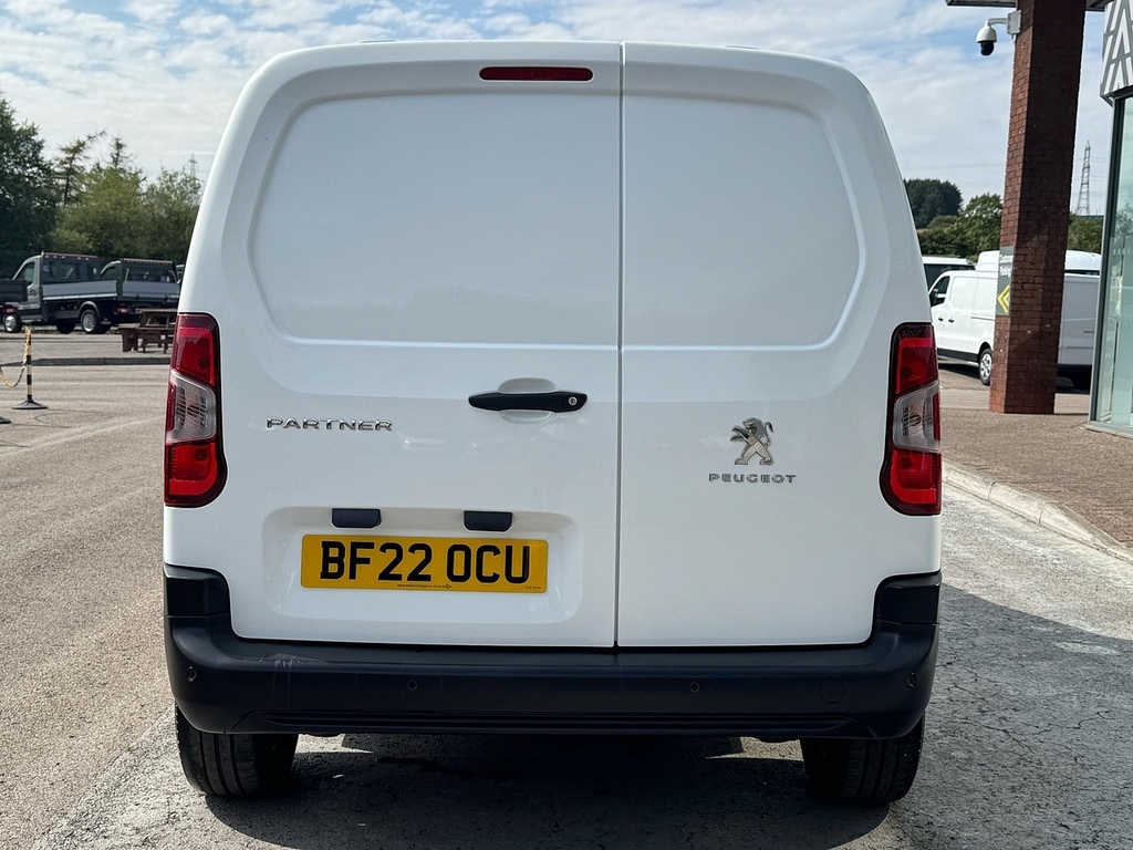 Peugeot Partner  White #8
