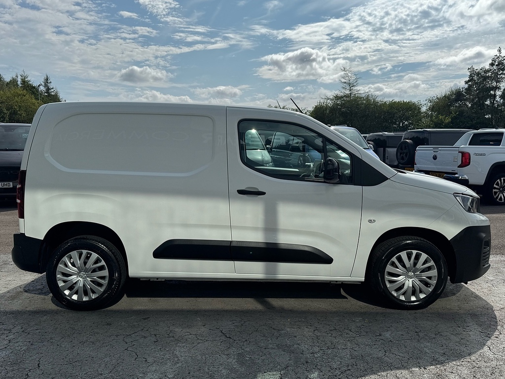 Peugeot Partner  White #12