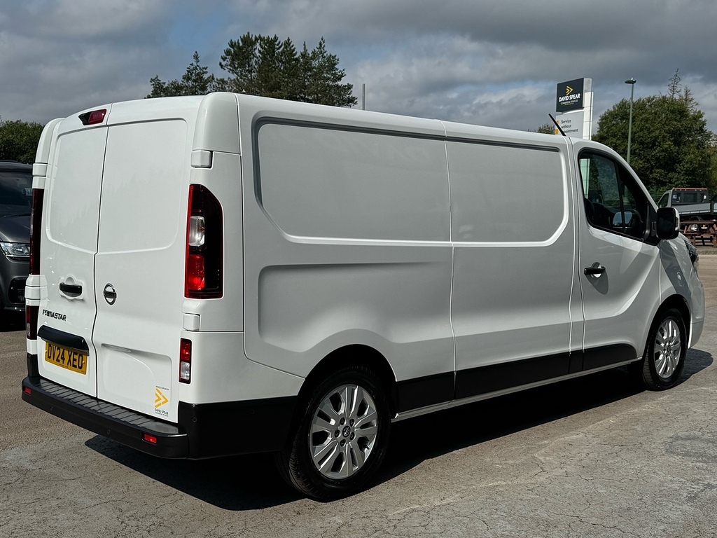 Nissan Primastar Dci 30 Tekna L2 130Ps With Reverse Camera, Air Con White #2
