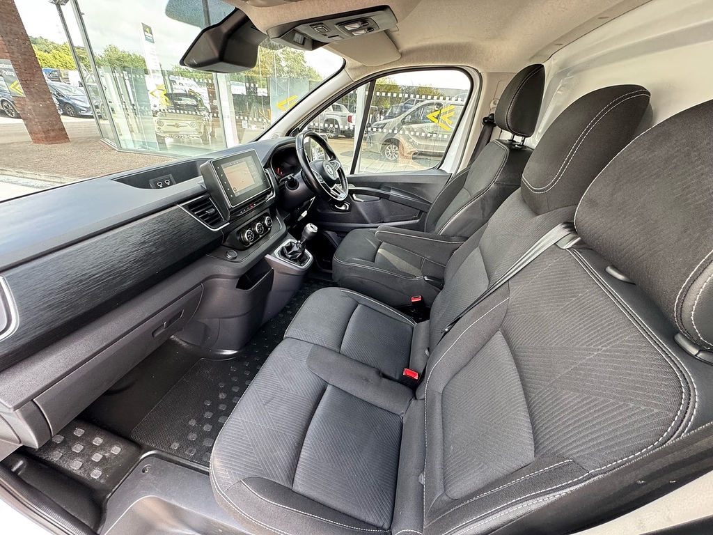 Nissan Primastar 2.0 Dci 110 Tekna L2 H1 3.0T Panel Van White #21