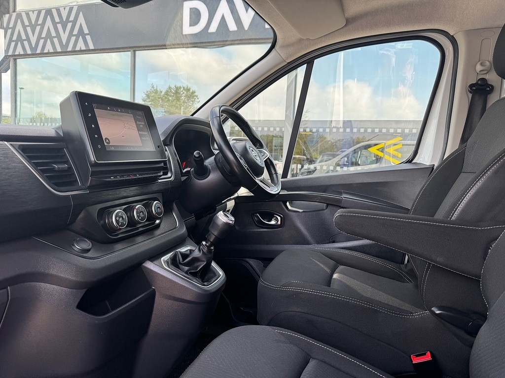Nissan Primastar 2.0 Dci 110 Tekna L2 H1 3.0T Panel Van White #19