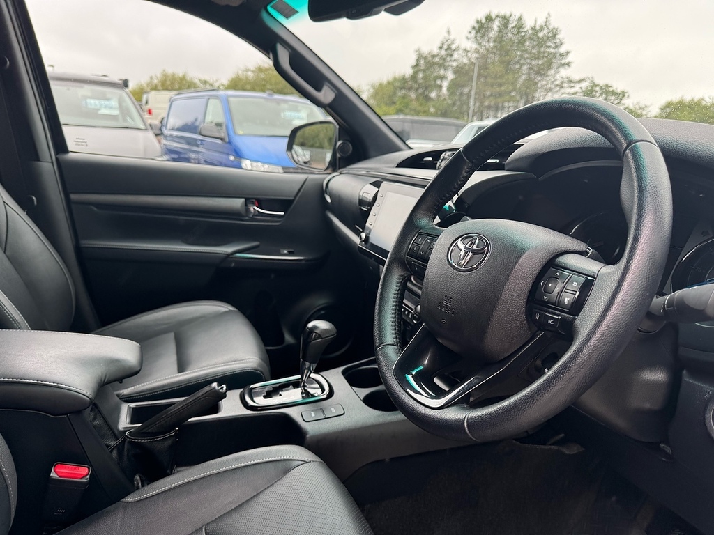 Toyota HILUX D-4d Invincible X 4Wd 204Ps With Canopy, Adju Black #5
