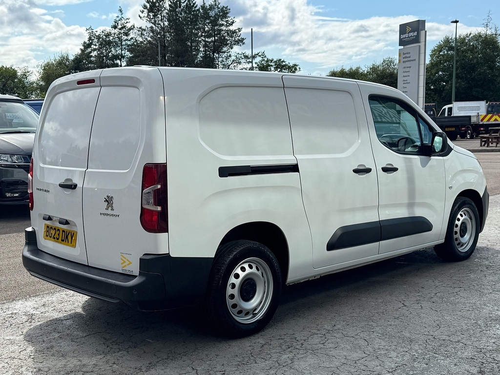Peugeot Partner Bluehdi 850 Professional Premium 100Ps 5 Seater White #2