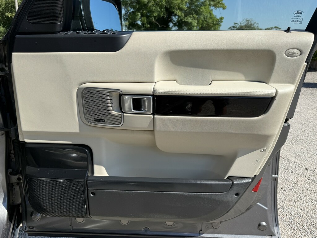 Land Rover Range Rover Black #19