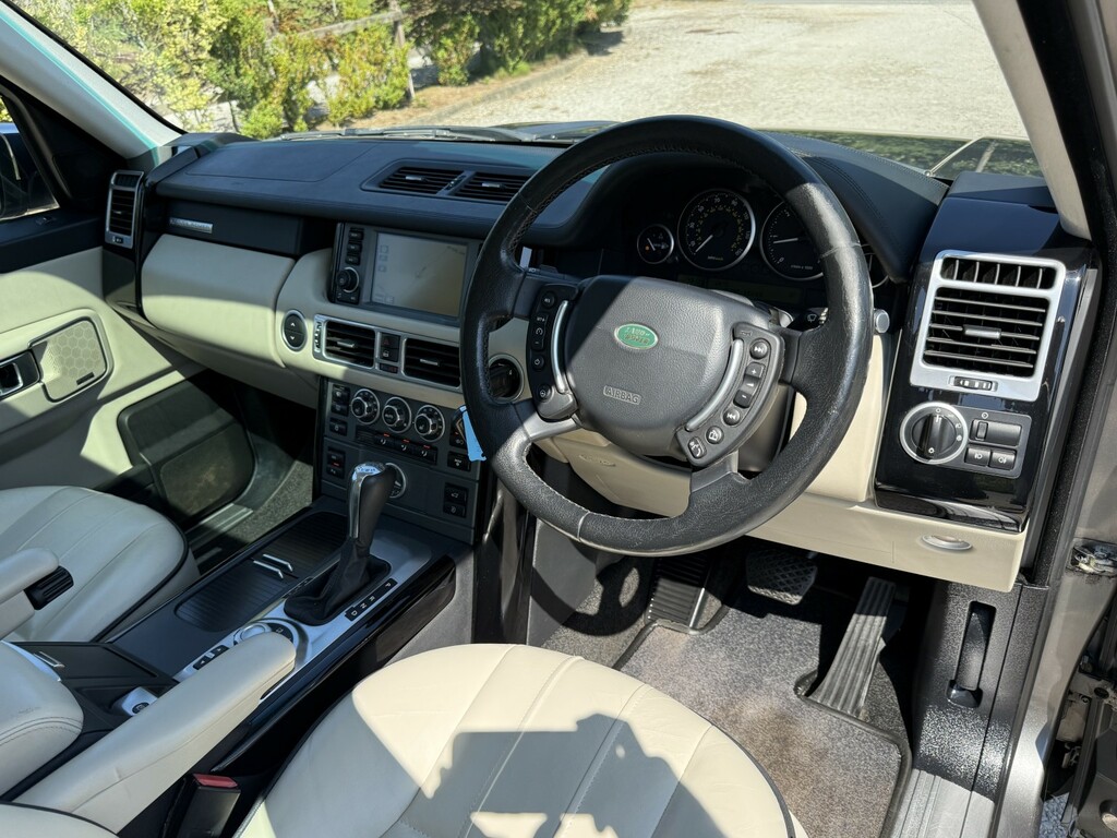 Land Rover Range Rover Black #9