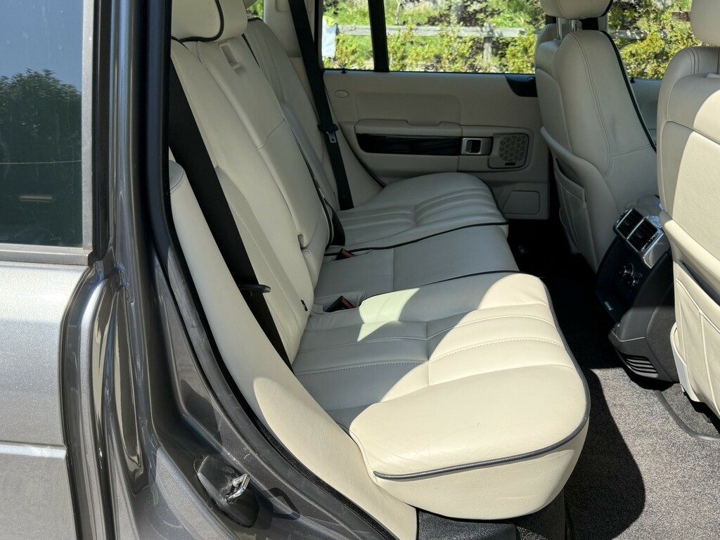 Land Rover Range Rover Black #12