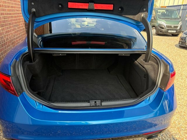 Alfa Romeo Giulia Saloon 2.9 V6 Bi-turbo Quadrifoglio Euro 6 S Black #17