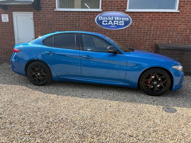 Alfa Romeo Giulia 2.0T Nero Edizione Saloon Blue #2