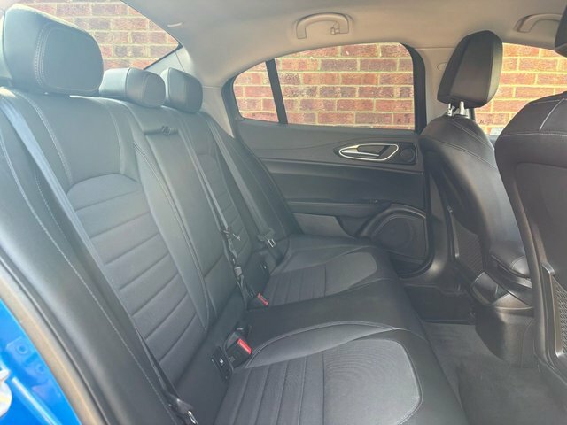 Alfa Romeo Giulia Saloon 2.9 V6 Bi-turbo Quadrifoglio Euro 6 S Black #51