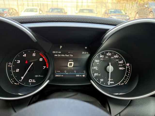 Alfa Romeo Giulia Saloon 2.9 V6 Bi-turbo Quadrifoglio Euro 6 S Black #30