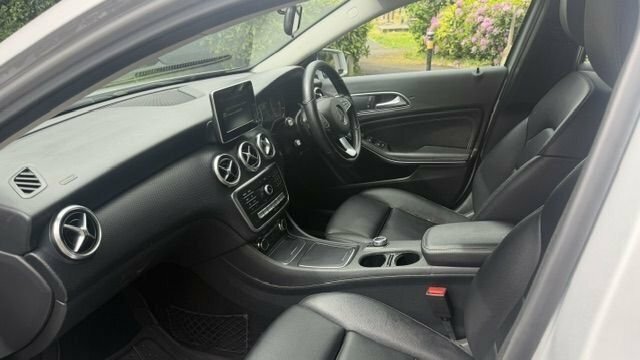 Mercedes-Benz A Class 1.6L Se Silver #5