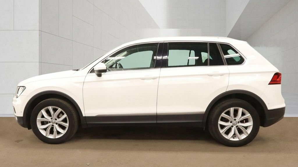 Volkswagen Tiguan 2L Se Navigation White #4