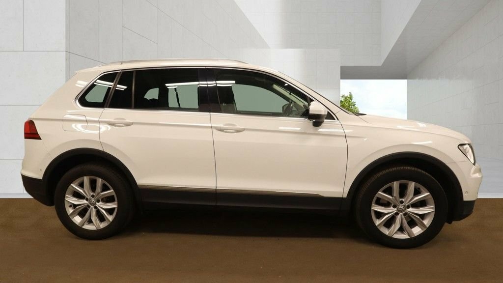 Volkswagen Tiguan 2L Se Navigation White #3