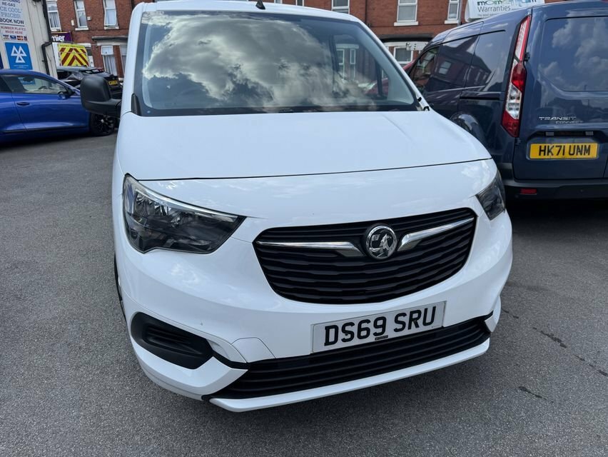 Vauxhall Combo 1.6L Sportive White #2