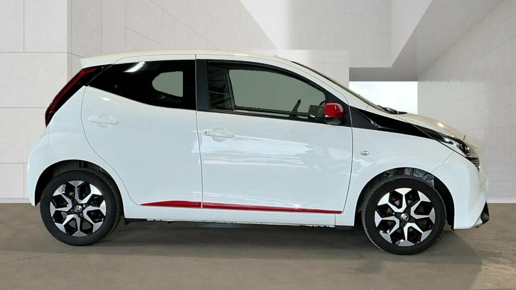 Toyota Aygo 1L X-trend White #5