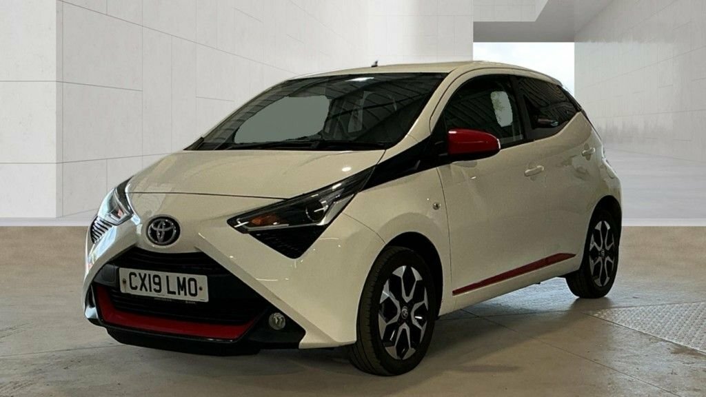 Toyota Aygo 1L X-trend White #2