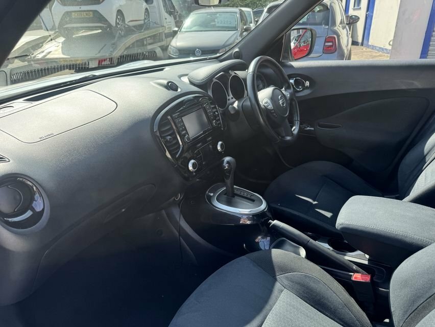 Nissan Juke 1L Acenta Premium White #5