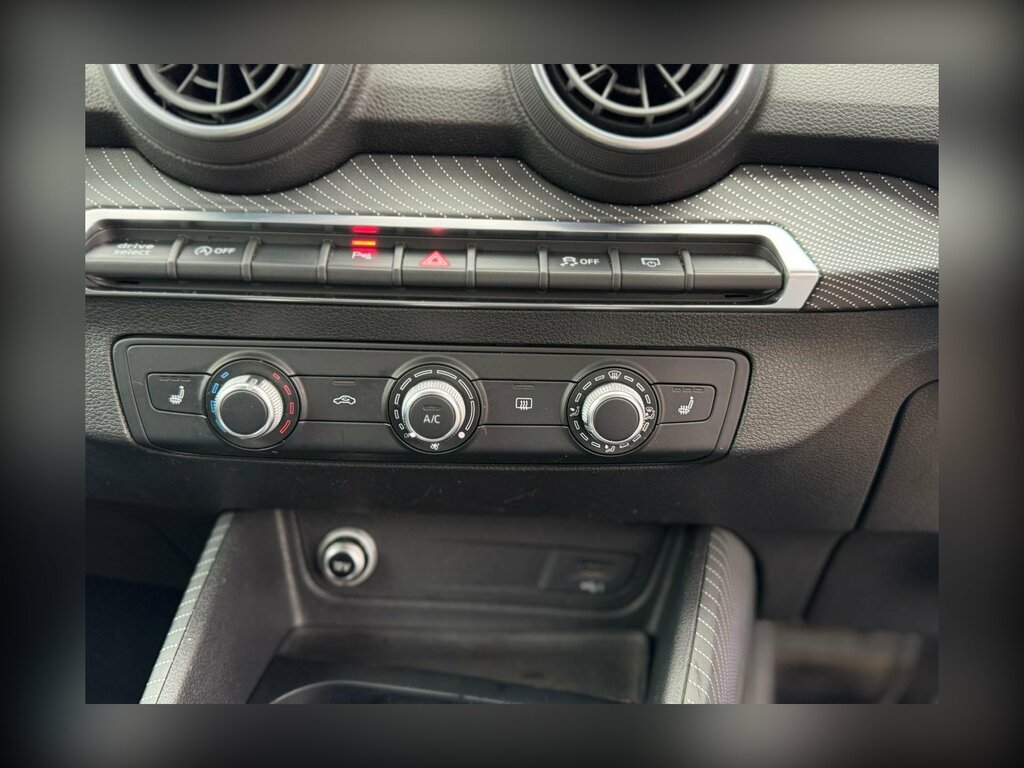 Audi Q2 1.6 Tdi Sport Black #24