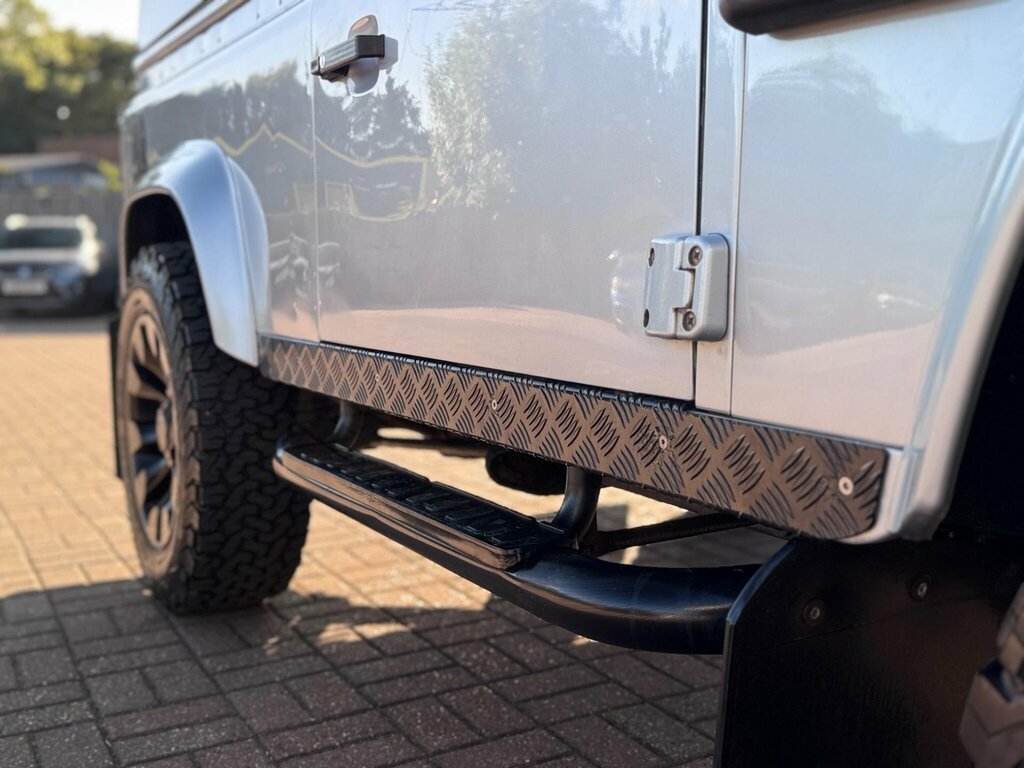 Land Rover Defender 90 2.4L County Silver #26