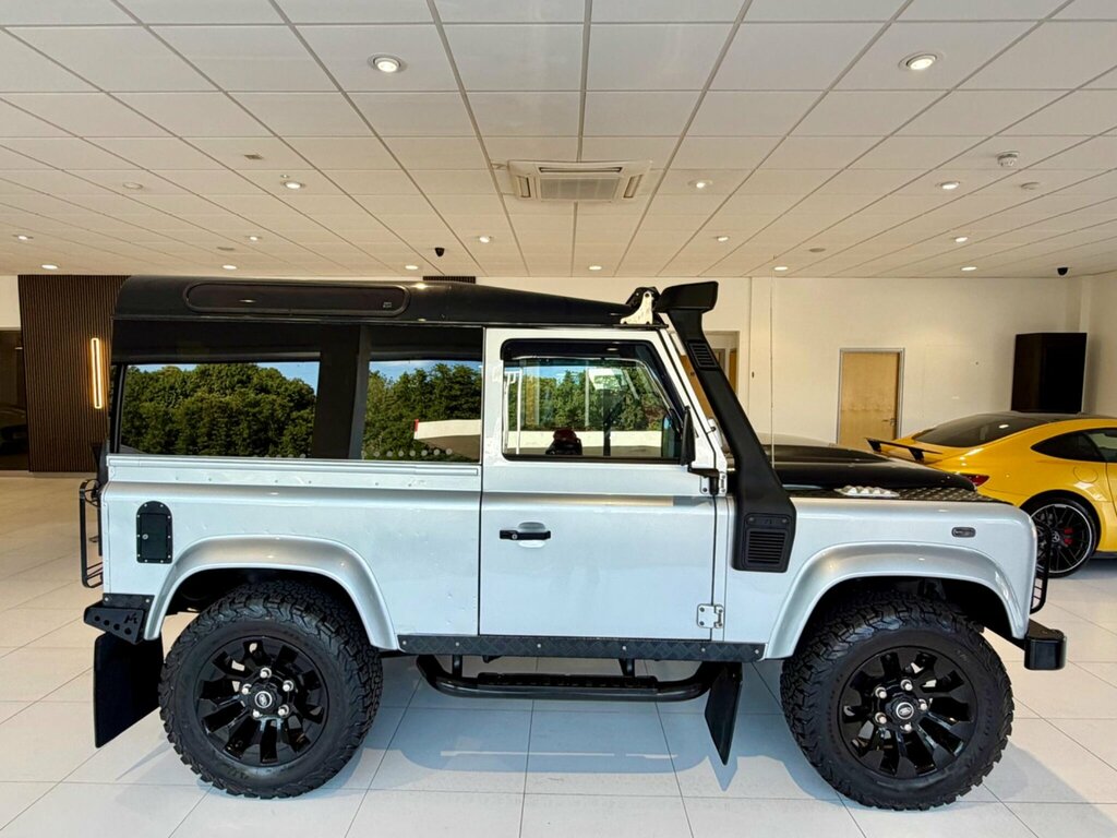 Land Rover Defender 90 2.5 Td5 Black Hard Top