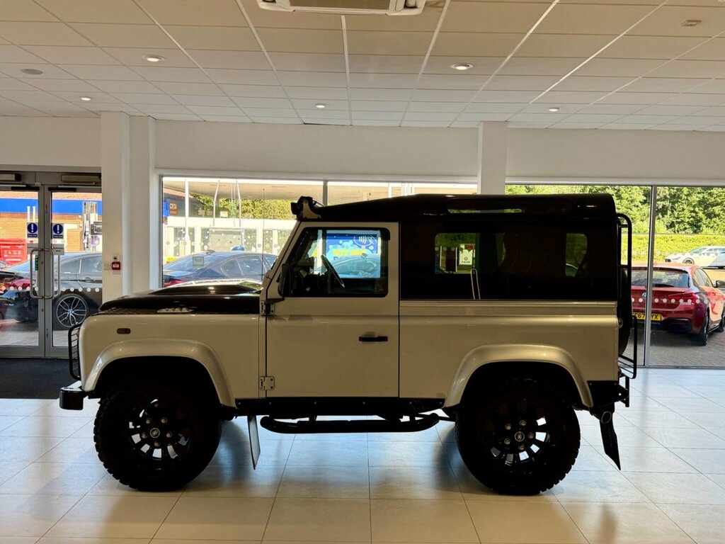 Land Rover Defender 90 2.4L County Silver #8
