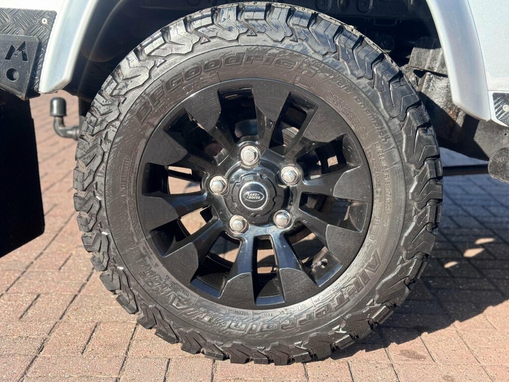 Land Rover Defender 90 2.4L County Silver #21