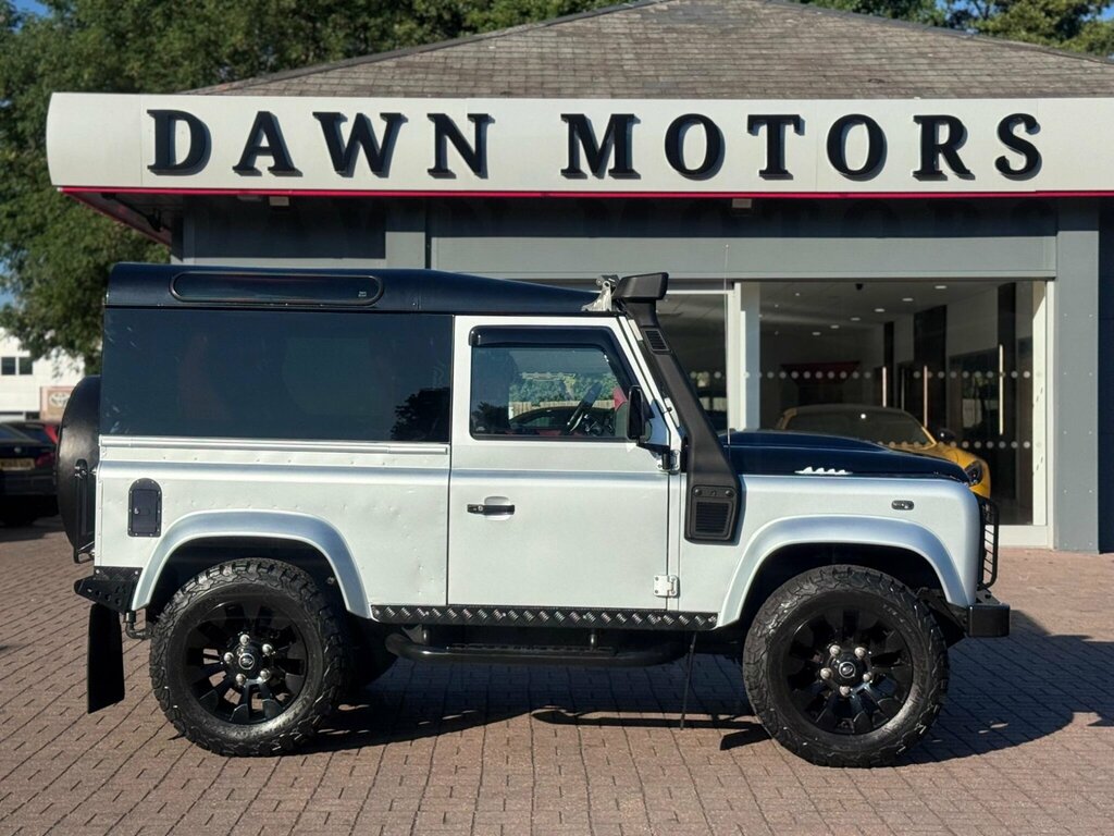 Land Rover Defender 90 2.4L County Silver #9